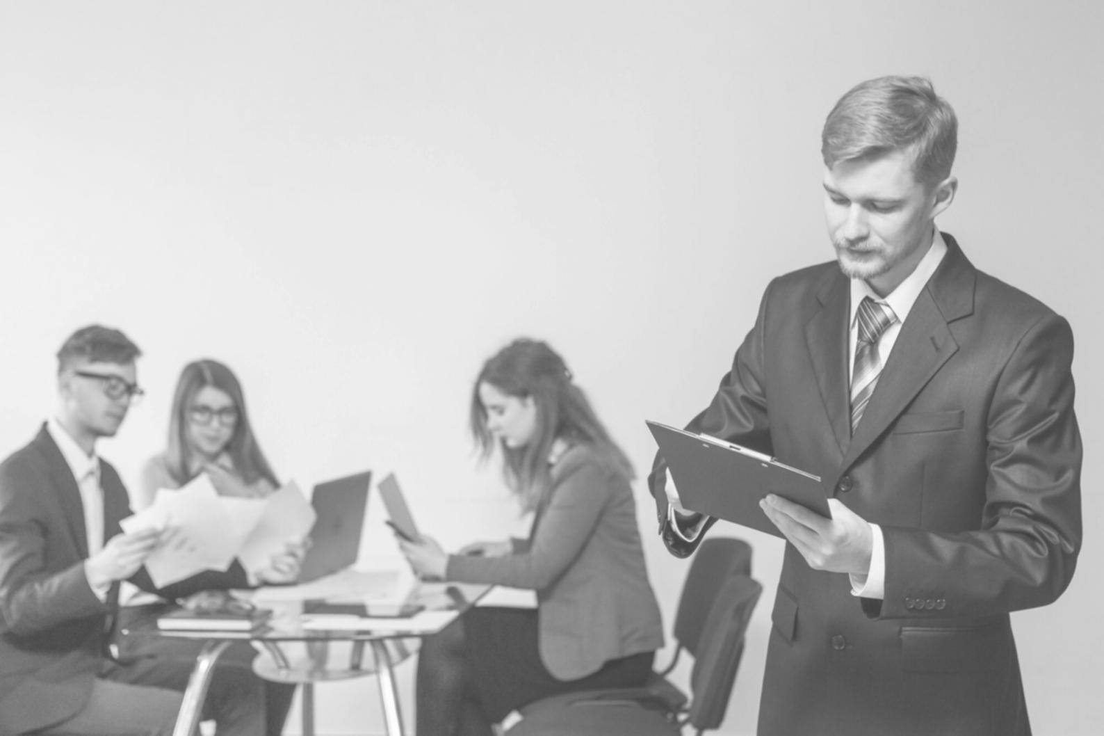 Gráficos y métricas de rendimiento empresarial